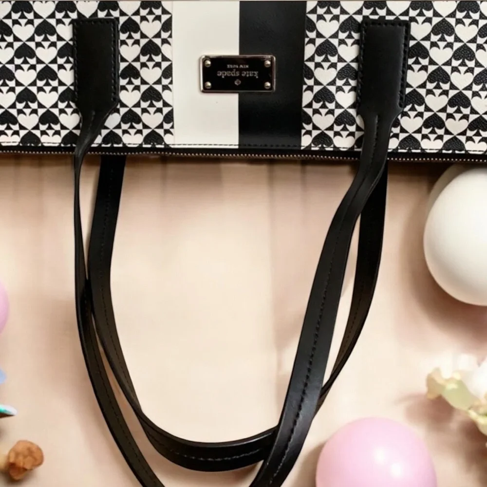Kate Spade New York Adaira Baby Bag Penn Place Vinyl Black/White Print ♠️ - Picture 5 of 16